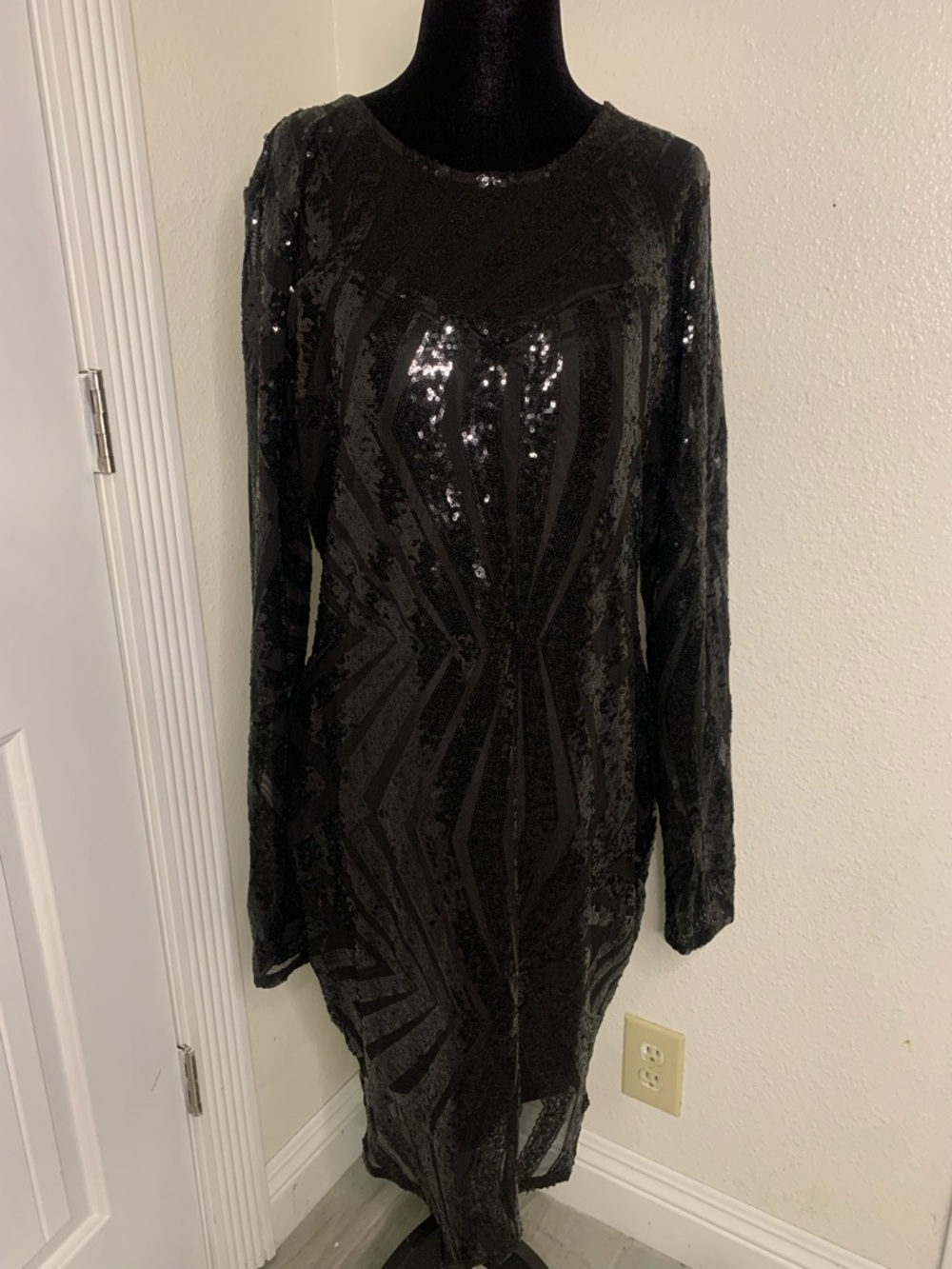 Black Sequin Long Sleeve Sheath Dress